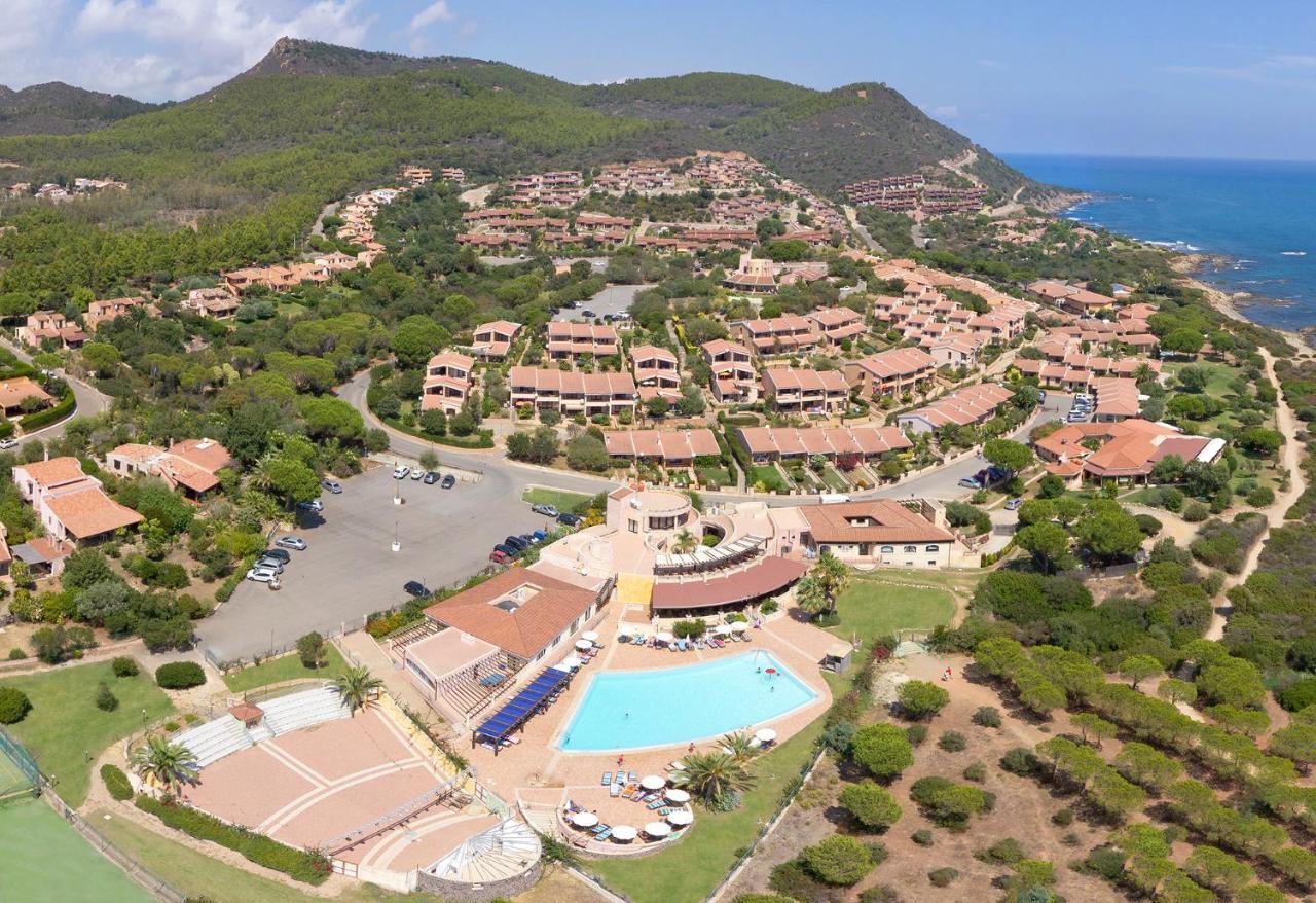 فيلابوتزو Residence Il Borgo Di Porto Corallo المظهر الخارجي الصورة