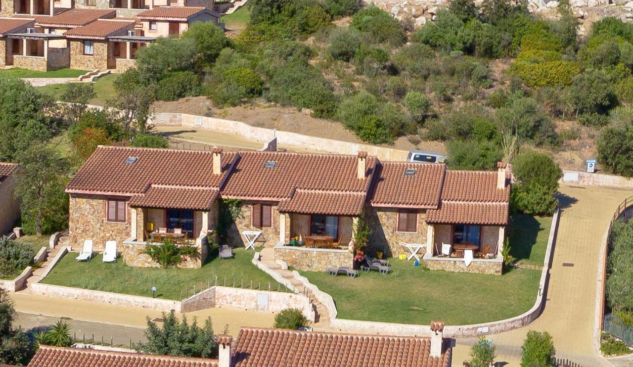 فيلابوتزو Residence Il Borgo Di Porto Corallo المظهر الخارجي الصورة