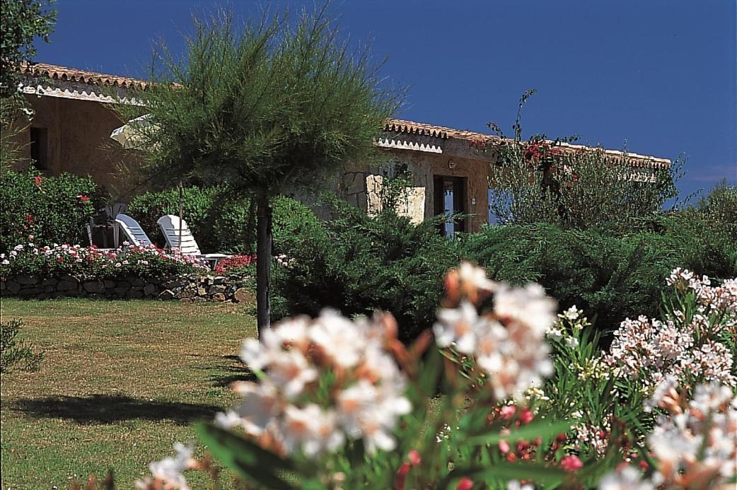 فيلابوتزو Residence Il Borgo Di Porto Corallo المظهر الخارجي الصورة