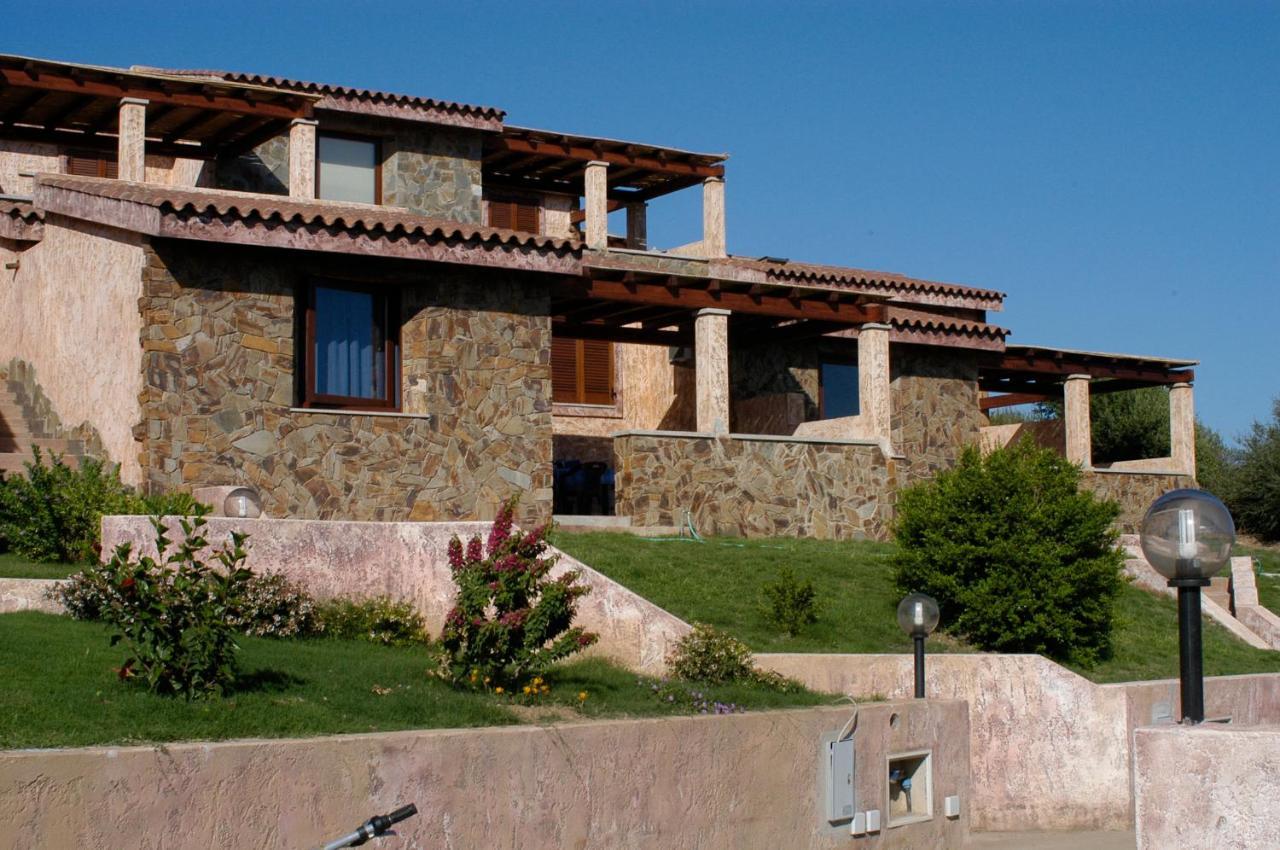 فيلابوتزو Residence Il Borgo Di Porto Corallo المظهر الخارجي الصورة