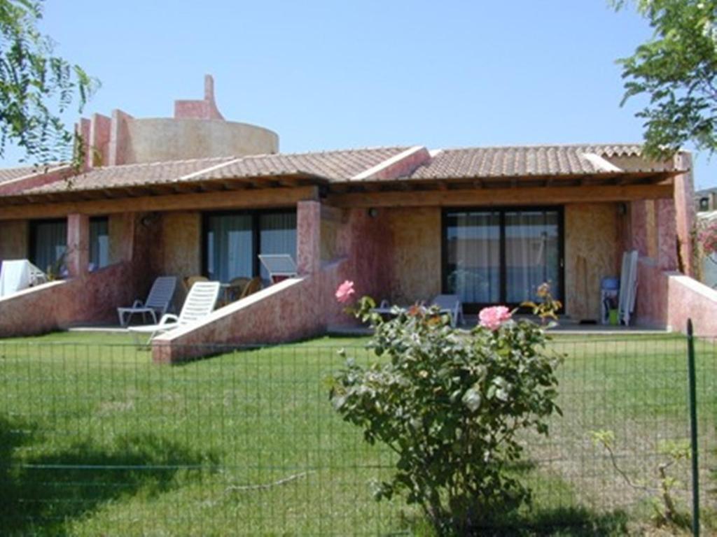 فيلابوتزو Residence Il Borgo Di Porto Corallo الغرفة الصورة